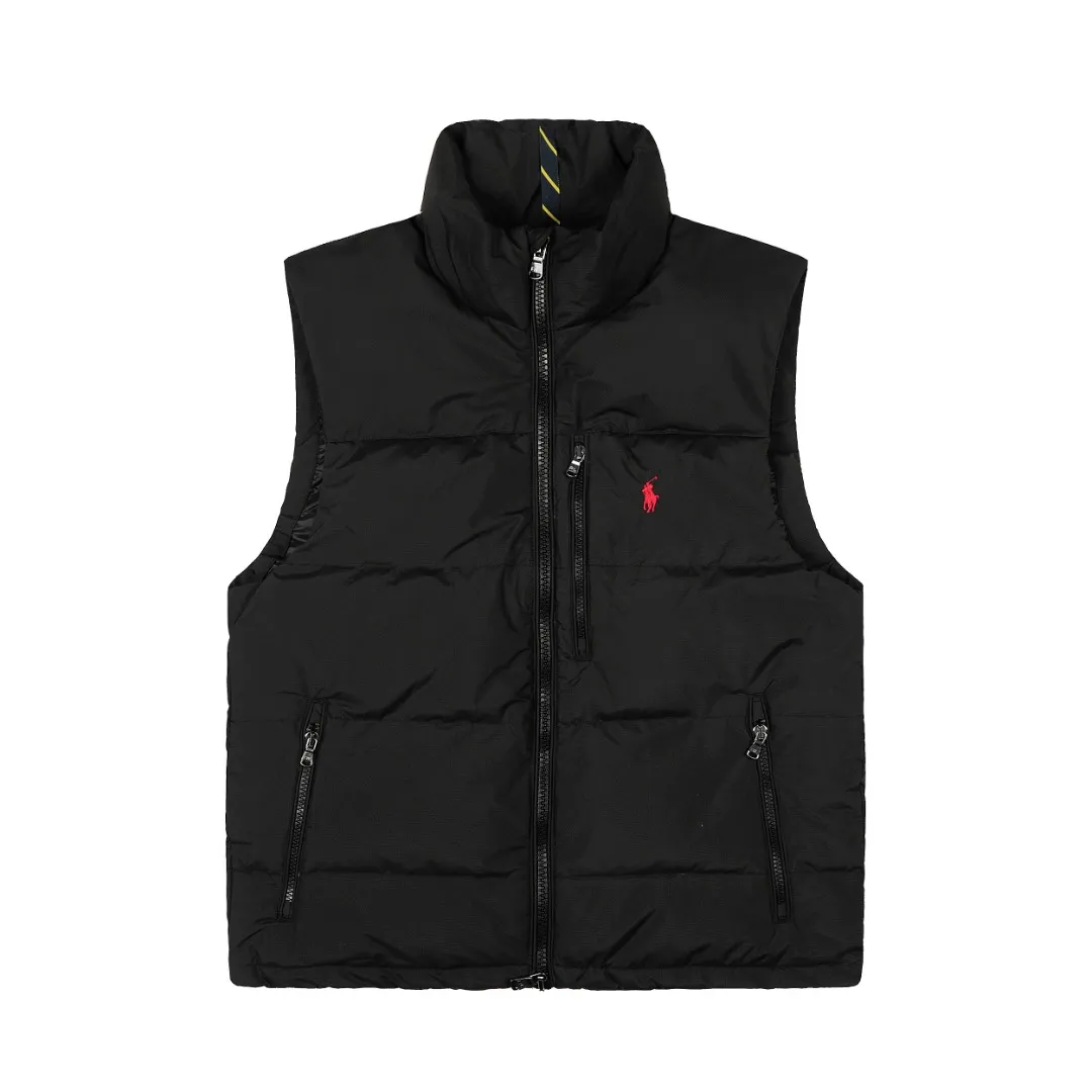 P490 Top quality" Style number: 9002# [Ralph Lauren winter basic solid color embroidery same style down vest for men and women] ✅Ralph Lauren American retro chest zipper high version top-level down filling winter down vest ✅100% high-quality white duck down, high version top-level down filling ✅Double-layer inner velvet to strictly prevent velvet running ✅Built-in adjustable drawstring, windproof and coldproof, considerate and in place ✅Original version, the maximum size can be worn up to 200 pounds. Loose and comfortable, no pressure. ✅Same style for male and female couples. Recommended OOTD wear in winter~ Size: S-XL Color: Black, Navy, Khaki, Wood Green